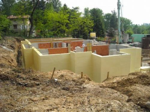 Как утеплить фундамент старого дома. Чем утеплить фундамент дома снаружи