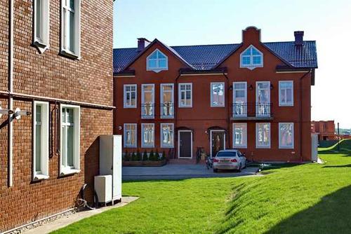 Как выбрать идеальные материалы для вашего садового домика: советы и рекомендации 10