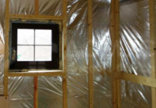 Правильное утепление деревянного дома изнутри. Опасность промерзания и особенности утепления стен