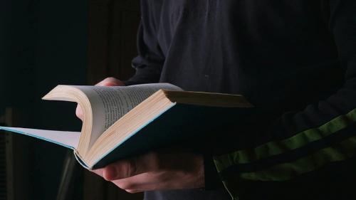 Какое освещение вредно для глаз. Почему не стоит читать при плохом освещении?