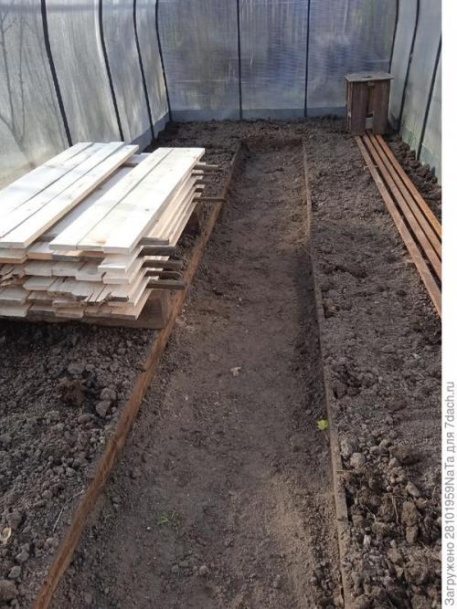 Какие работы необходимо провести с каркасом и покрытием теплицы осенью. Теплица. Осенние работы в ней