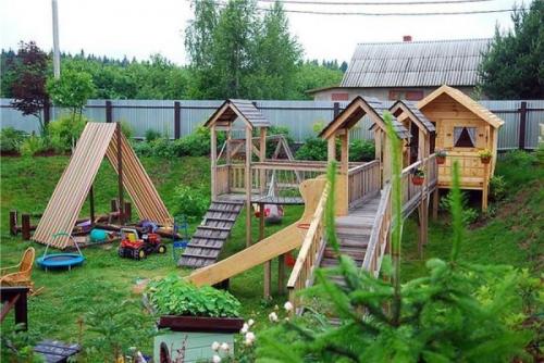 Покрытие для детских площадок на даче. Покрытие для детской площадки