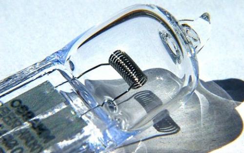 Какие лампочки лучше для дома. Лампы накаливания и галогенная лампочка 02