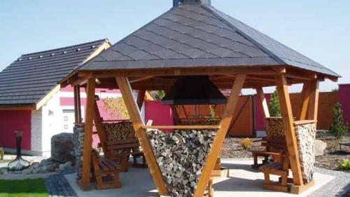 Красивые беседки с мангалом. Ваша беседка с мангалом: важные детали