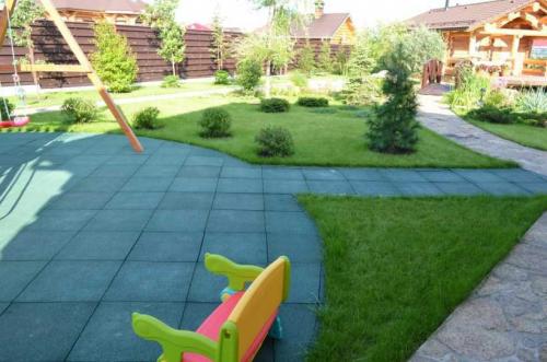 Резиновое покрытие для двора. Резиновые дорожки для дачи: особенности материала, мастер-класс по укладке и монтажу на различные поверхности, интересные идеи дизайна дорожки (фото + видео)