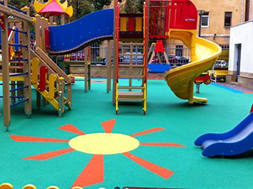 Резиновое покрытие для детских площадок своими руками. Характеристика покрытия