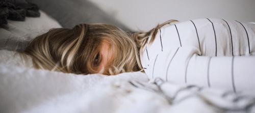 Влияние освещения на зрение. Портится ли зрение, если читать при плохом освещении? 01