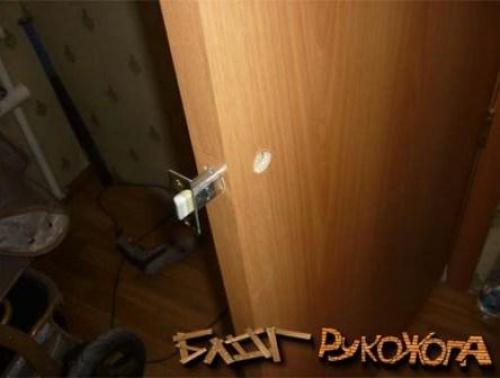 Инструкция по установке замка в межкомнатную дверь. Как правильно врезать замок вмежкомнатную дверь