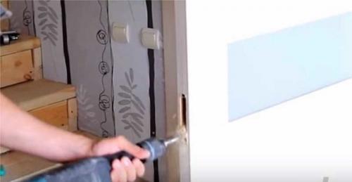 Установка замка с ключом в межкомнатную дверь. Как врезать замок в межкомнатную дверь: пошаговые фото