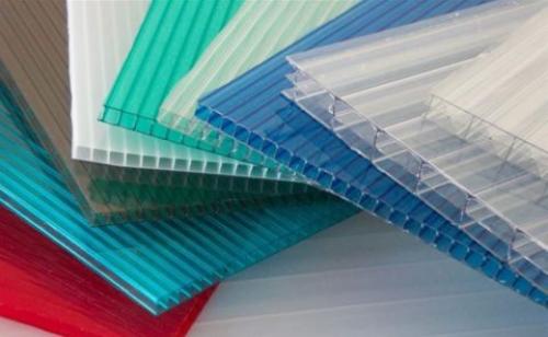 Навес из поликарбоната для машины. Что представляет собой поликарбонат, его характеристики